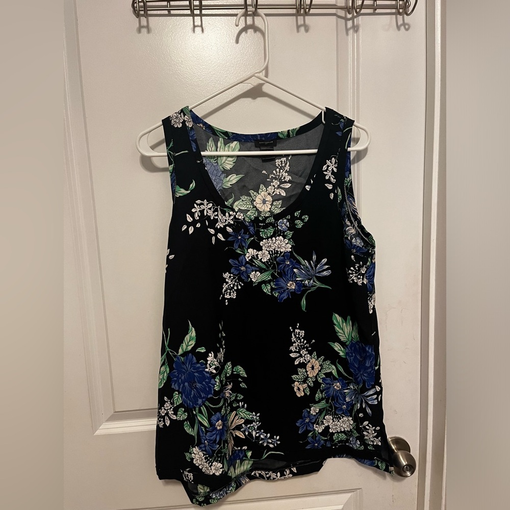 Ann Taylor women’s sleeves summer top … Gently used size Large
